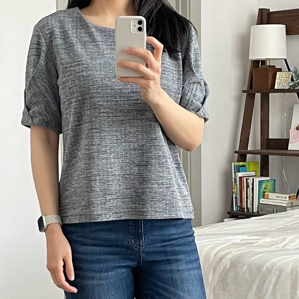 Banana Republic - Round Neck Gray Top